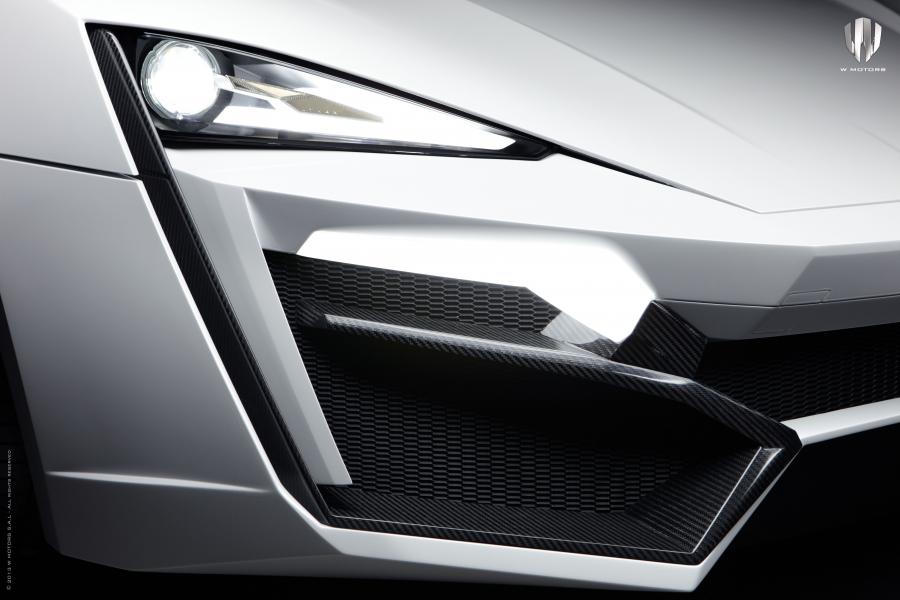 Детали экстерьера W Motors Lykan HyperSport 2013 года  (фото 9 из 15)